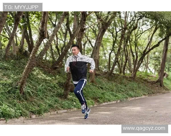 亚洲足球明星代言锐步展现运动激情与品牌魅力