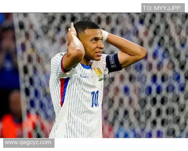 如何让足球明星在照片中展现最佳状态与魅力的拍摄技巧分享