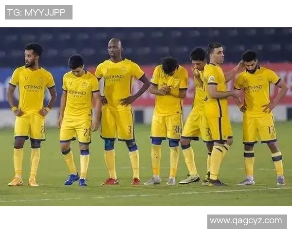 波斯波利与希拉尔的巅峰对决揭示足球战术与激情的完美结合