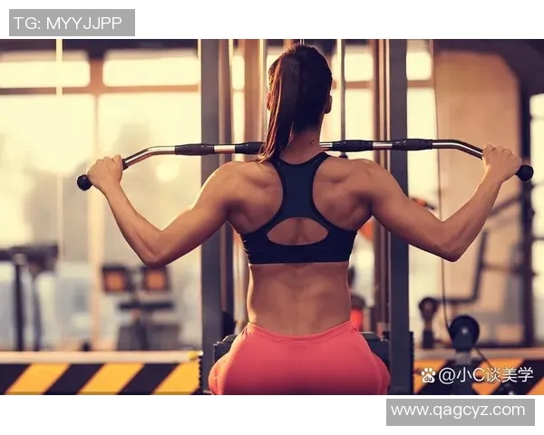 女生如何利用多重哑铃塑造完美身材与增强力量的有效方法